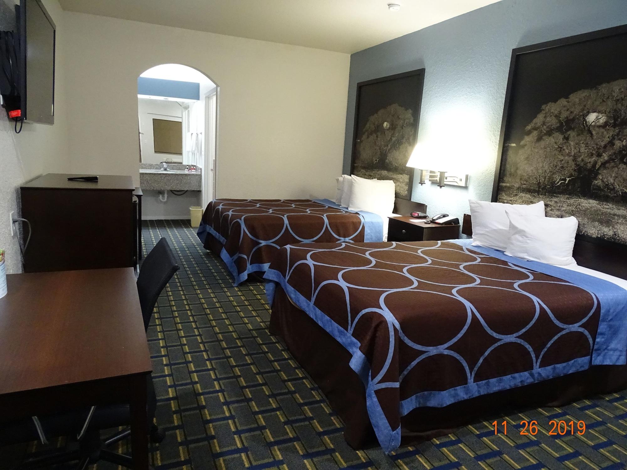 Super 8 By Wyndham Houston/Brookhollow Nw Dış mekan fotoğraf